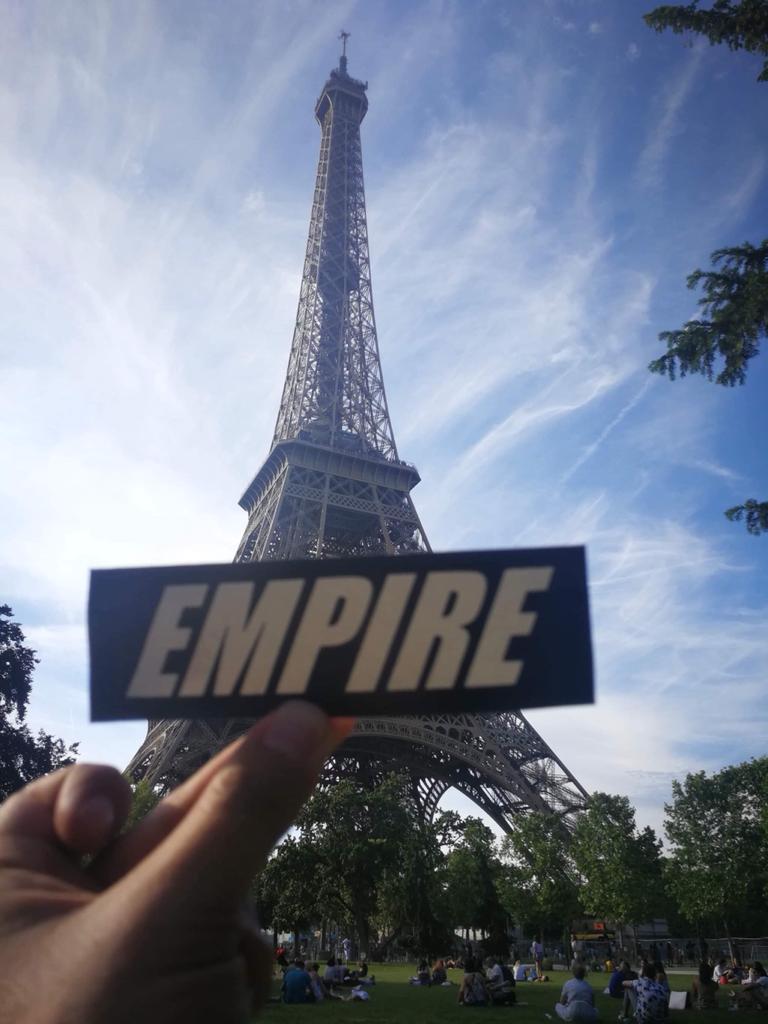 Sticker Negro Blanco EMPIRE